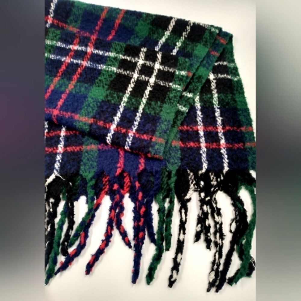 Old Navy Plaid Fringe Large Scarf Wrap Shawl Throw NWT Home Decor - Picture 2 of 10